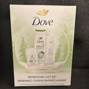 NEW 🆕 Dove Refreshing Gift Set Three pieces